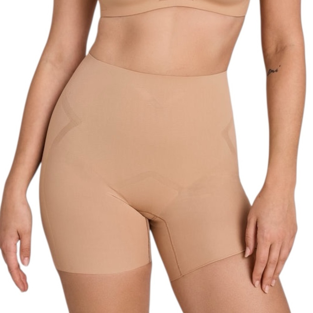 HONEYLOVE MeshSculpt Mid-Waist Short! Retail $74.
